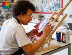 5D 47042 scaled 303x234