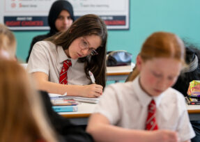 01074 A0006232 1 287x204